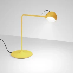 Artemide IXA Bordlampe Gul