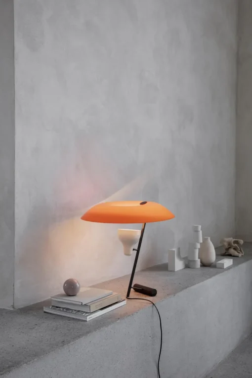 Astep Model 548 Bordlampe Mørk Messing/Orange