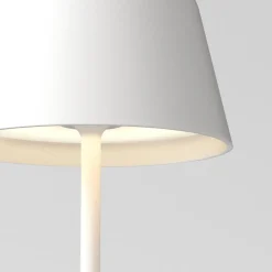 Astro Nomad Transportabel Bordlampe Hvid