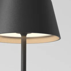 Astro Nomad Transportabel Bordlampe Sort
