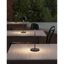 Astro Nomad Transportabel Bordlampe Sort