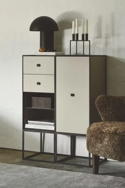 Audo Frame Skab 70 med Låge & 2 Hylder Sortbejdset Ask