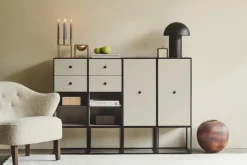 Audo Frame Skab 70 med Låge & 2 Hylder Sand