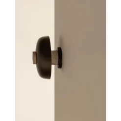 Audo Reverse Váglampe Sand Travertin/Bruneret Aluminium