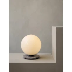 Audo TR Váglampe Sort Mat Opal Glas