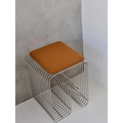 AYTM CURVA Siddehynde Til Skammel Amber Bouclé