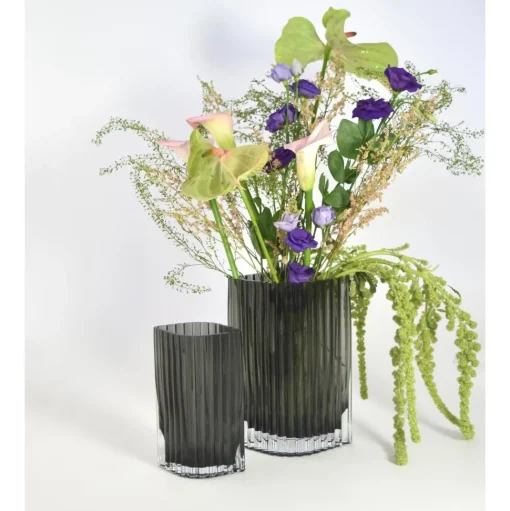 AYTM FOLIUM Vase 25 cm Sort
