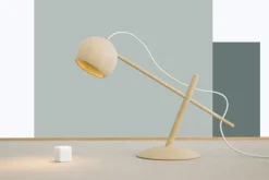 Brdr. Krüger Lune Bordlampe Røget Egetrá