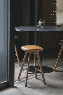Brdr. Krüger Pauline Comfort Barstol H75 Røget Egetrá/Brandy Láder