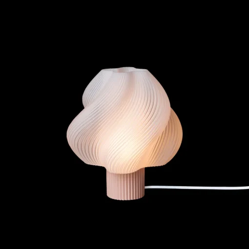 Crème Atelier Soft Serve Grande Bordlampe Wild Strawberry