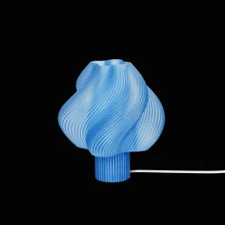 Crème Atelier Soft Serve Grande Bordlampe Blueberry Sorbet