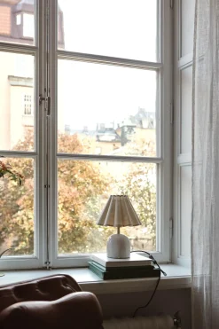 Decotique Lauren Petite Bordlampe Hvid/Beige