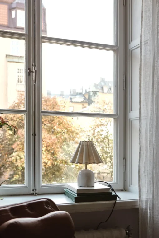 Decotique Lauren Petite Bordlampe Hvid/Beige