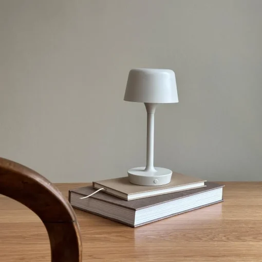 Dyberg Larsen Flow Bordlampe Cremet Hvid