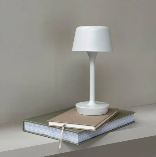 Dyberg Larsen Flow Bordlampe Cremet Hvid
