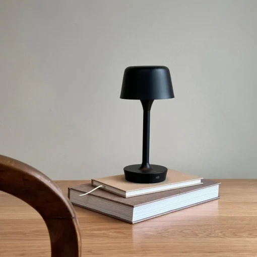 Dyberg Larsen Flow Bordlampe Sort