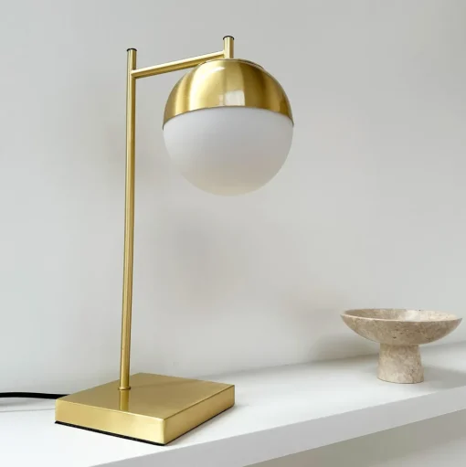 Dyberg Larsen French Collection Caen Bordlampe Messing/Hvid