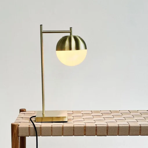 Dyberg Larsen French Collection Caen Bordlampe Messing/Hvid