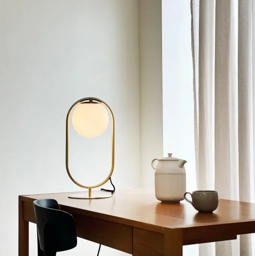 Dyberg Larsen French Collection Reims Bordlampe Messing/Hvid
