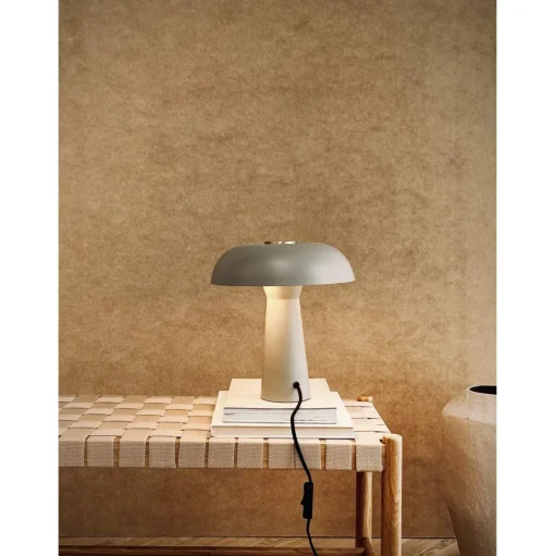Dyberg Larsen Iris Bordlampe Grå