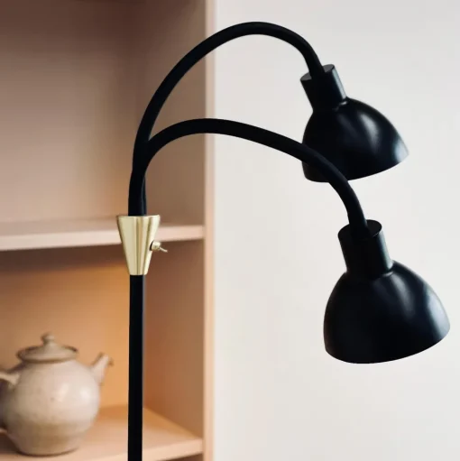 Dyberg Larsen Lilje Gulvlampe Sort/Messing