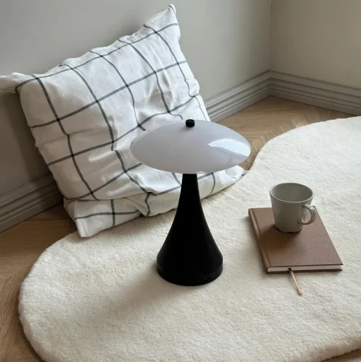 Dyberg Larsen Vienna Bordlampe Sort/Opal