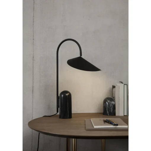 Ferm Living Arum Bordlampe Cashmere