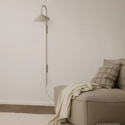 Ferm Living Arum Swivel Váglampe Høj Cashmere
