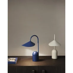 Ferm Living Arum Transportabel Lampe Bright Blue