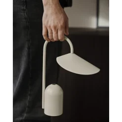 Ferm Living Arum Transportabel Lampe Cashmere