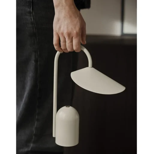 Ferm Living Arum Transportabel Lampe Cashmere