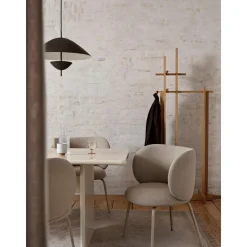 Ferm Living Bridge Tøjstativ 183x40 cm Oileret Egetrá