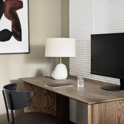 Ferm Living Hebe Bordlampe Lille Hvid med Brun Skárm