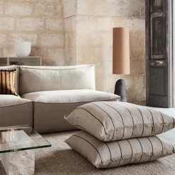 Ferm Living Hebe Gulvlampe Sort med Brun Skárm