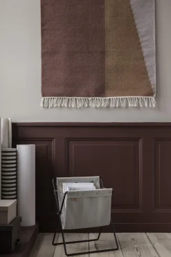 Ferm Living Herman Magasin Holder Sort
