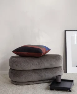 Ferm Living Oval Puf Faded Velvet Beige