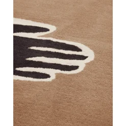 Ferm Living Pose Tufted Gulvtáppe 140x200 Dark Coffee/Off-White