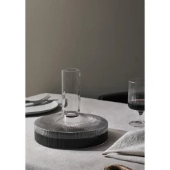 Ferm Living Ripple Vinkaraffel Smoked Grey