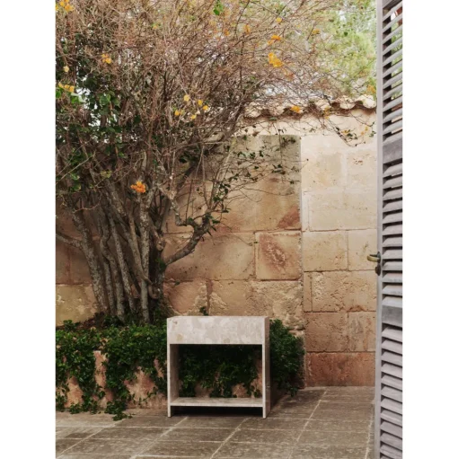 Ferm Living Stone Plantekasse Med Hylde Sand