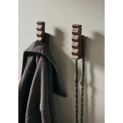 Ferm Living Unda Knager Sát af 2 Mørkebrun