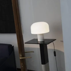 Flos Bellhop T Bordlampe Hvid/Glas