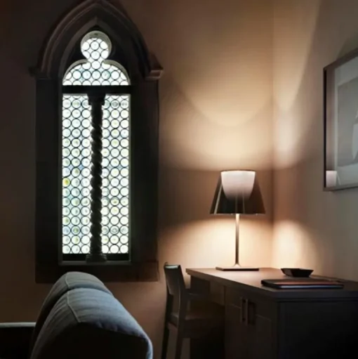 Flos KTribe T1 Bordlampe Fumé/Røgfarvet