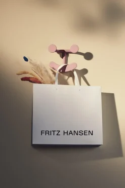 Fritz Hansen Happy Hook Knage Blush