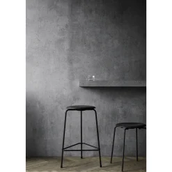 Fritz Hansen High Dot Barstol H65 3-legs Krom/Sort Asketrá