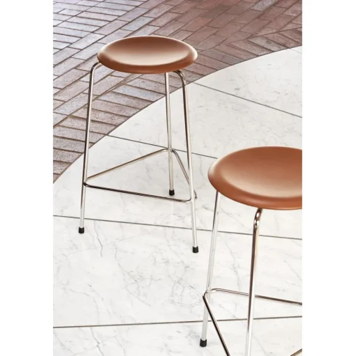 Fritz Hansen High Dot Barstol H65 3-legs Krom/Sort Asketrá
