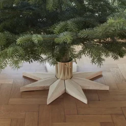 Fritz Hansen Skagerak Stella Christmas Tree Base Egetrá/Messing Belagt Stål