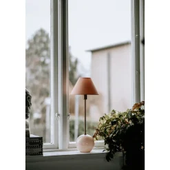 Globen Lighting Iris 20 Bordlampe Blush