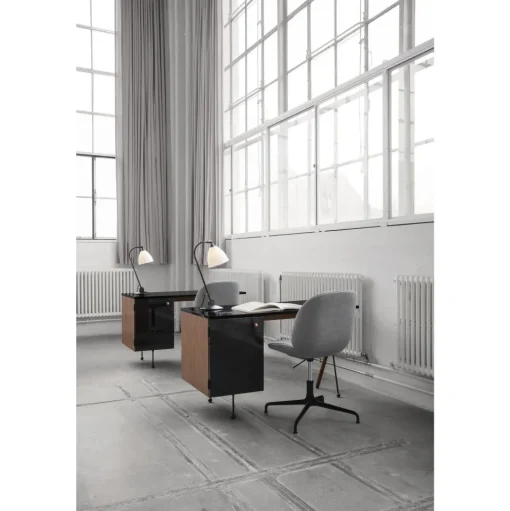 GUBI Bat Kontorstol Mat Sort/Sort