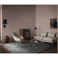 GUBI Bat Lánestol Velvet 420 Safir Blå