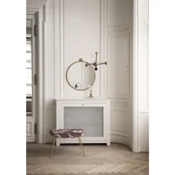 GUBI Beetle Ottoman Around Bouclé 004 Med Ben I Semi Mat Messing